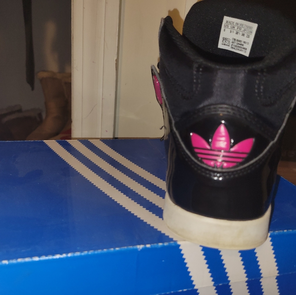 Adidas - Picture 3 of 3
